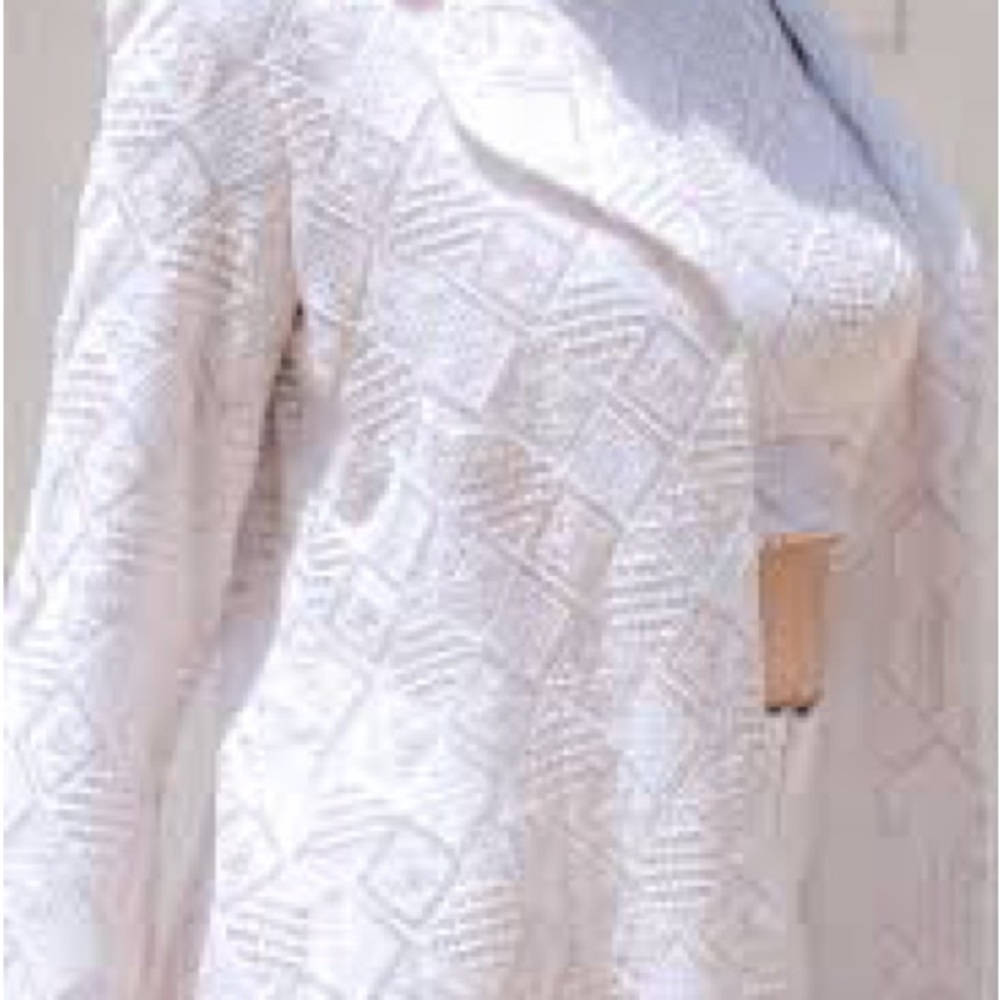Calvin Klein Elegant White Suit